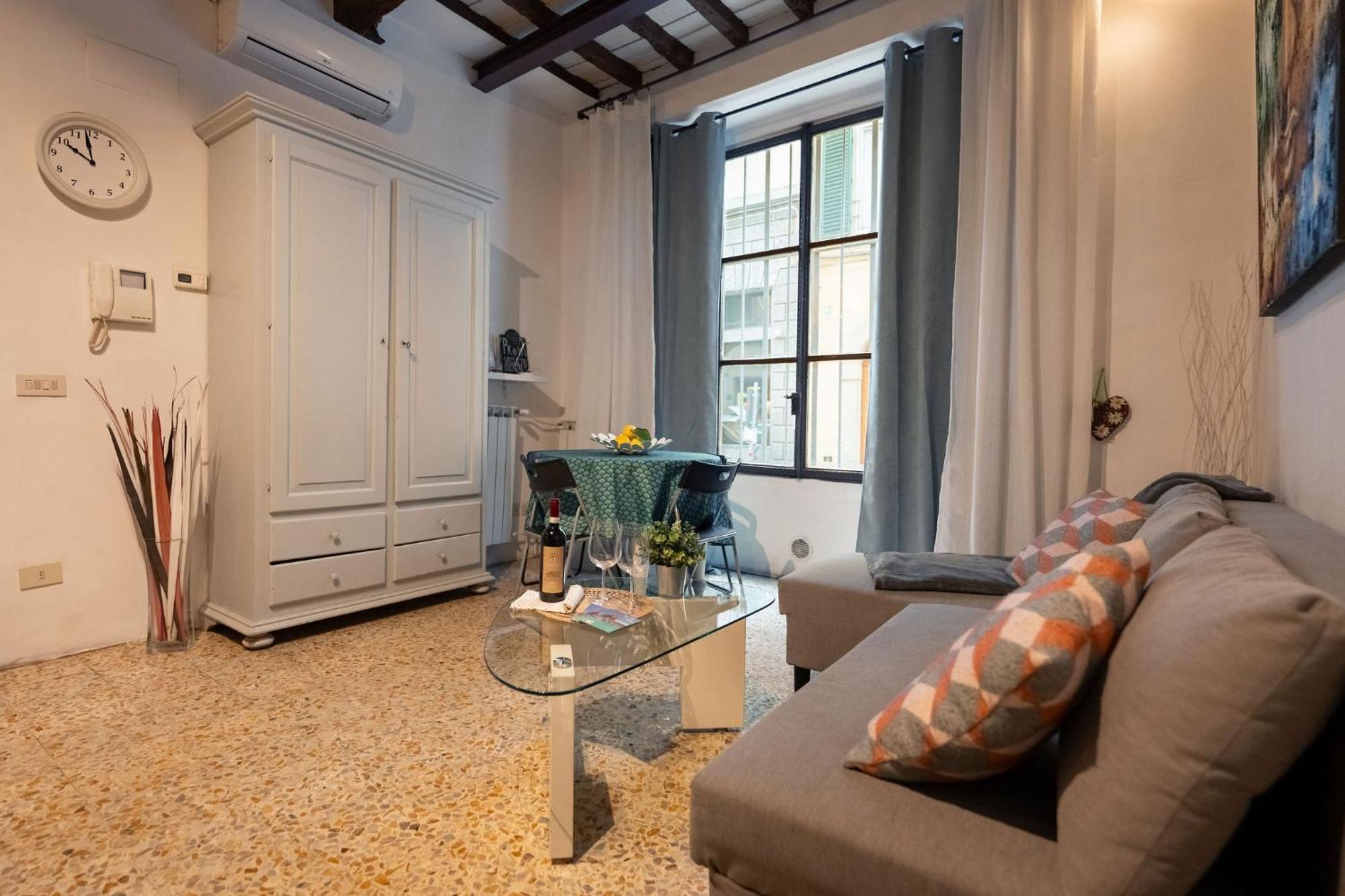 F1 - Santa Croce One Bedroom Apartment For Couples Флоренция Экстерьер фото
